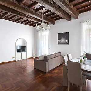  Апартаменты A World Aparts - 143 Sistina